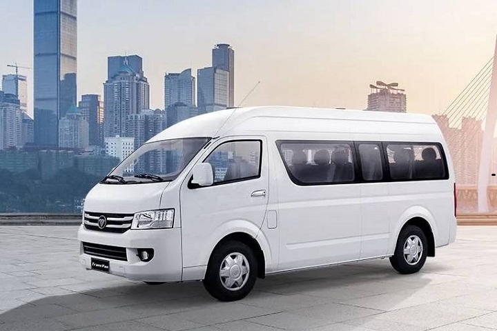 7 Seater Executive Office Staff Transport Dubai | Staff Bus Rental